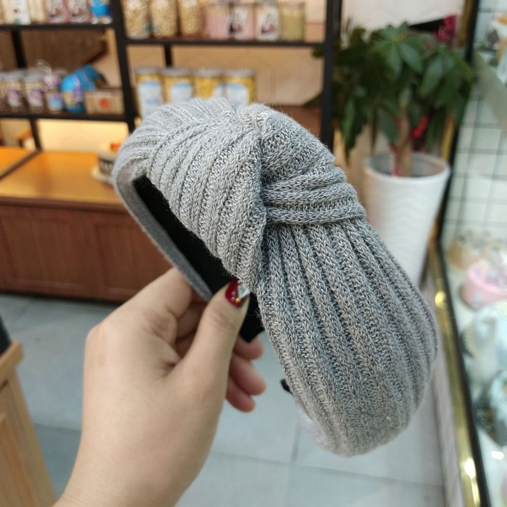 2/$18, 3/$25 SALE ✨ Gray Knit Top Knot Headband